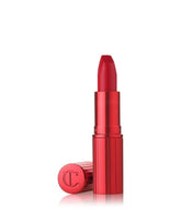 CHARLOTTE TILBURY – Matte Revolution Lipstick - Hollywood Vixen..