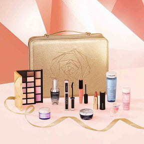 Lancôme
Holiday Beauty BoxA special beauty collection in a luxurious vanity bag.
Contains Lancôme's must-have items, including the popular Tonique Confort Hydration face toner, Advanced Genefique face serum, and the iconic La Vie Est Belle fragrance.

Con