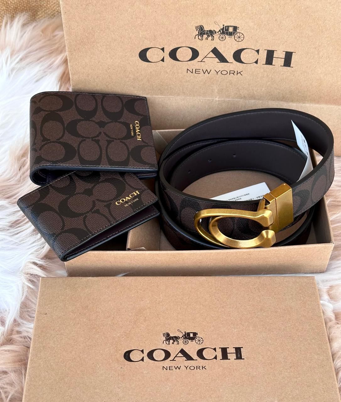 Coach Men wallets and Belt  Set.