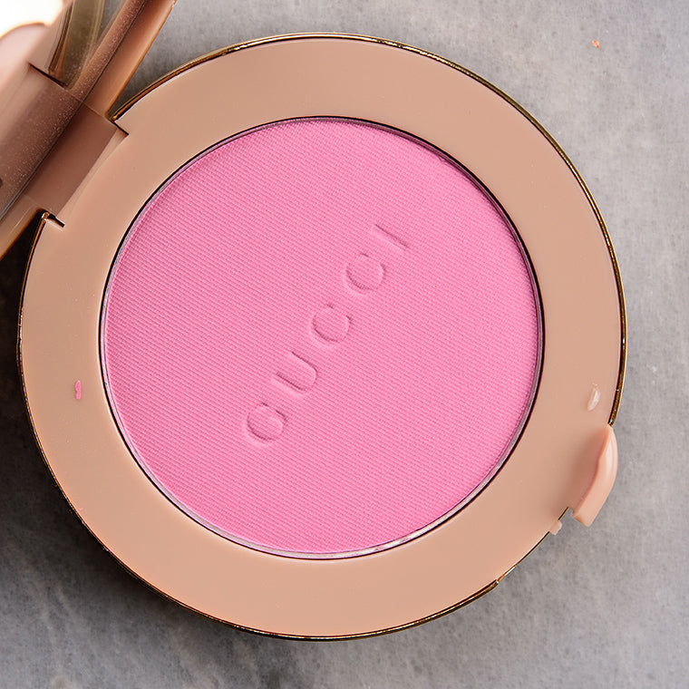 True Pink (07)
GUCCI BEAUTY LUMINOUS MATTE BLUSH.