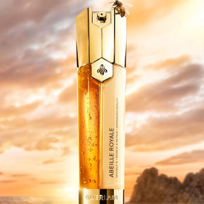 BESTSELLER
ABEILLE ROYALE
DOUBLE R RENEW & REPAIR ADVANCED SERUM
Double efficacy serum: radiance and lifting effects.