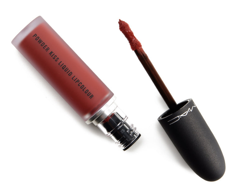 MAC POWDER KISS LIQUID LIPCOLOUR. MARRAKESH-MERE
Intense orange brown.