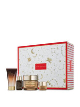 ESTÉE LAUDER
Revitalizing Supreme+ Holiday Skincare Set