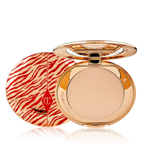 LIMITED EDITION AIRBRUSH FLAWLESS FINISH
2 MEDIUM
BEST SELLING smoothing-effect makeup finishing powder for medium skin tones in LIMITED EDITION lucky red tiger print packaging!